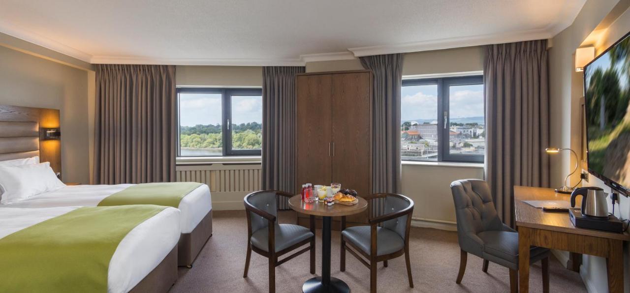 Limerick City Hotel Екстер'єр фото